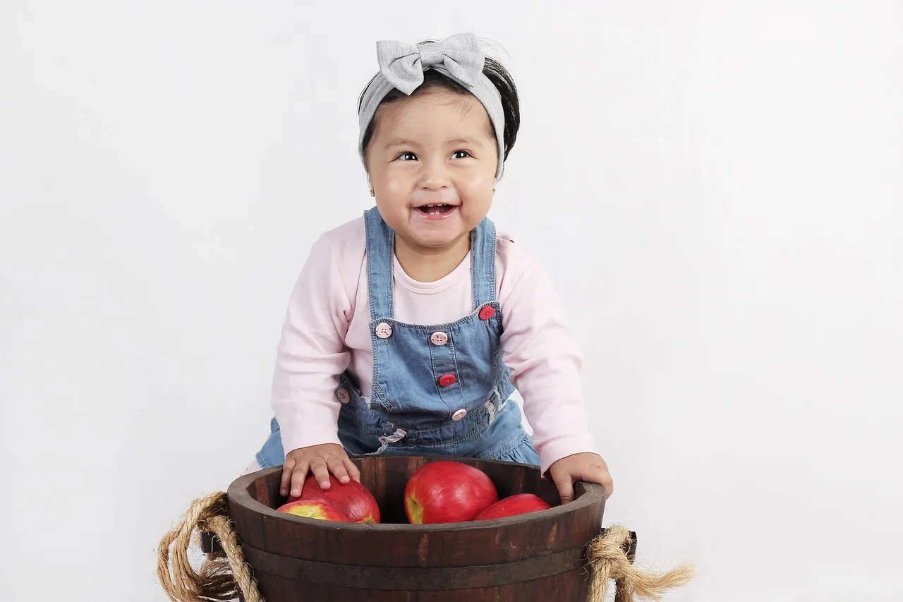 Сезонни продукти в бебешкото меню: Какво да изберем през пролетта?